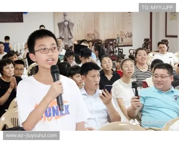 华水足球社团招新盛启邀你共赴绿茵梦想之旅青春一起飞扬精彩无限